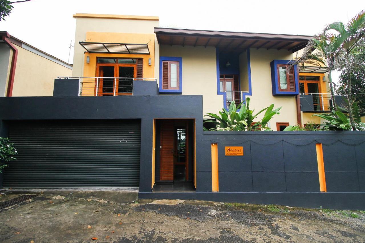 Oyo 437 Amali Residence Nugegoda Eksteriør billede